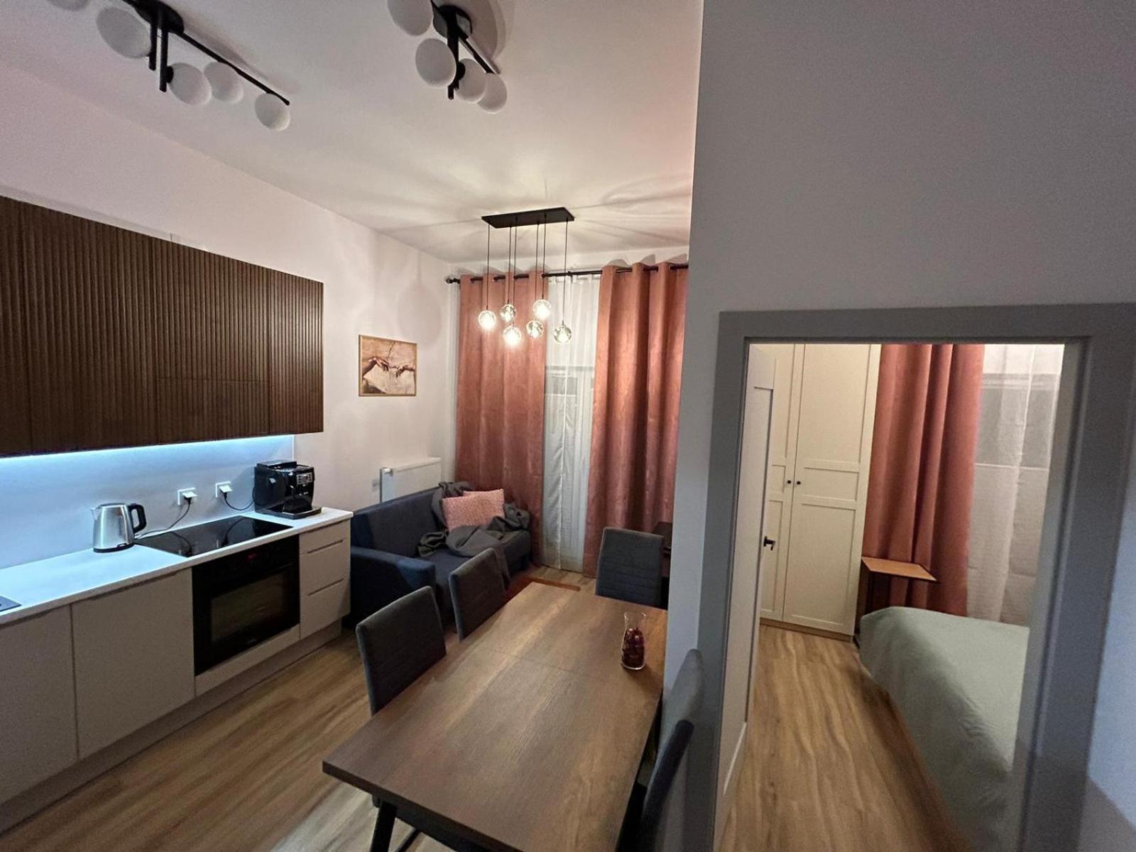 New Comfortable With Patio On Klimeckiego Street Apartment Krakau